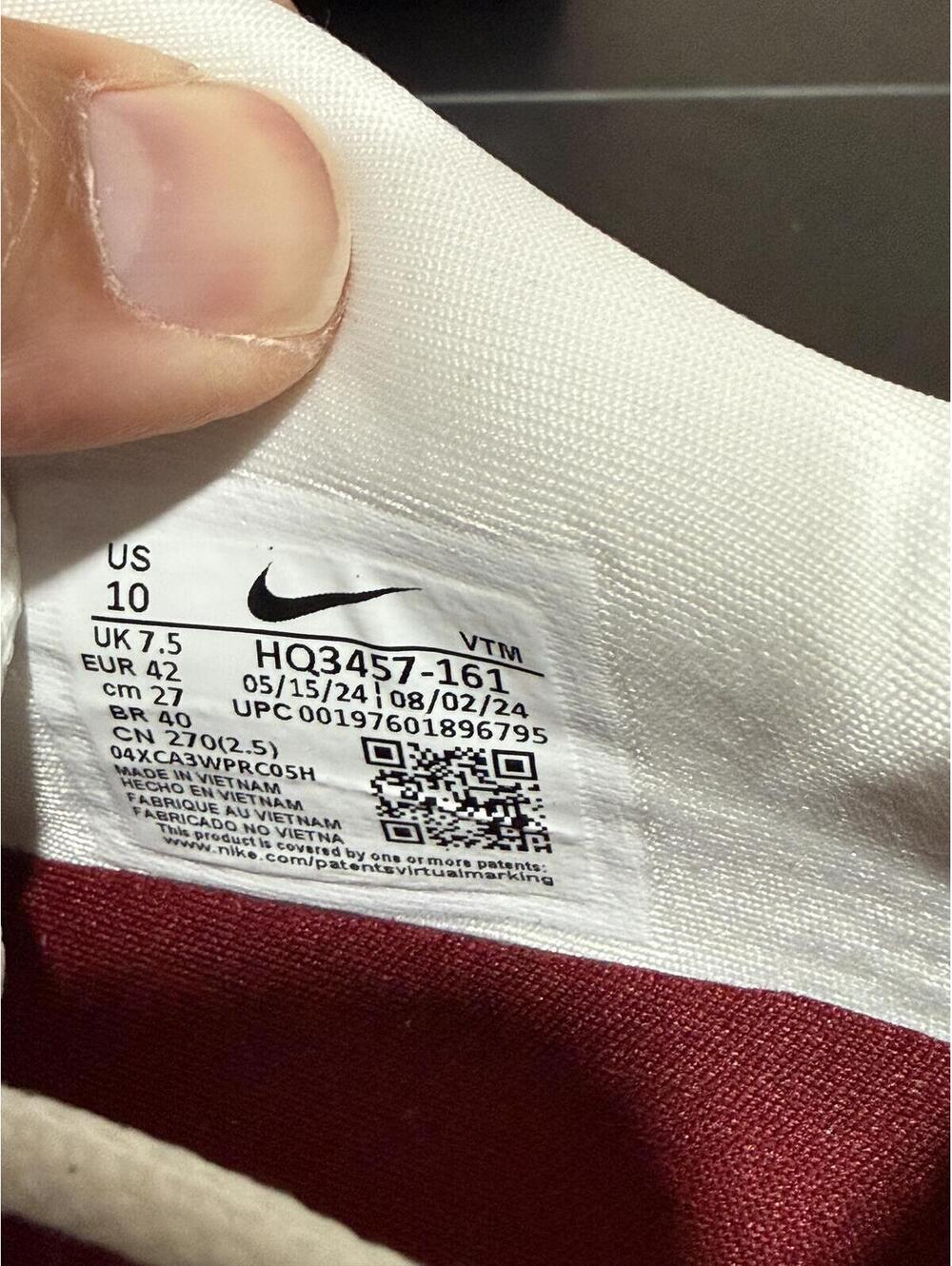 Size 10 - Nike Women’s Air Max DN “Silver Glitter” - Picture 6 of 6
